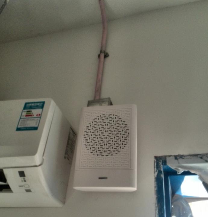 貴州某園區設消控室，各建筑單體僅有消報、手報、聲光，是否需設廣播、隔離器？